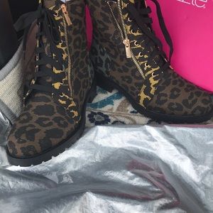 Shoe Dazzle Boots